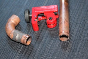 Entrainez vous à couper un tuyau avec le coupe tube