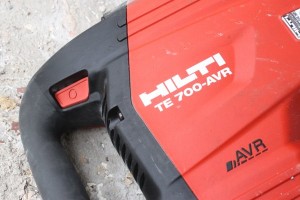 L’interrupteur de mise sous tension du Burineur HILTI TE 700-AVR (6)