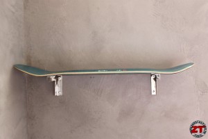 Conception étagère de chevet skateboard