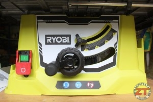 RYOBI scie sur table 1800W RTS1800EF-G