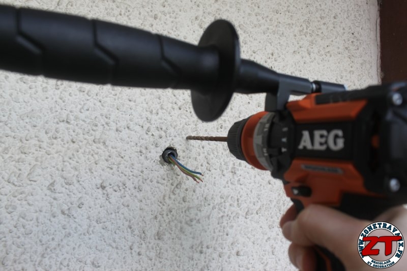 Test AEG Perceuse visseuse percussion BSB 18 CBL LI 402C